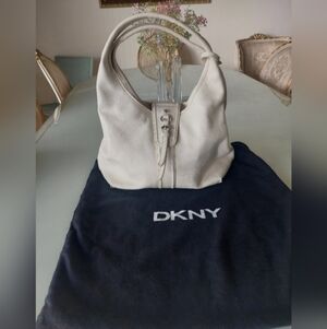 DKNY Off-White Leather Shoulder Bag. Used only once.